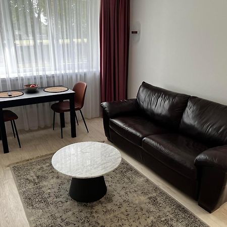 Luxuria Modern Apartments - Self Check-In Шяуляй Екстер'єр фото