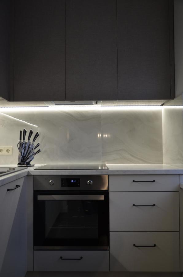 Luxuria Modern Apartments - Self Check-In Шяуляй Екстер'єр фото