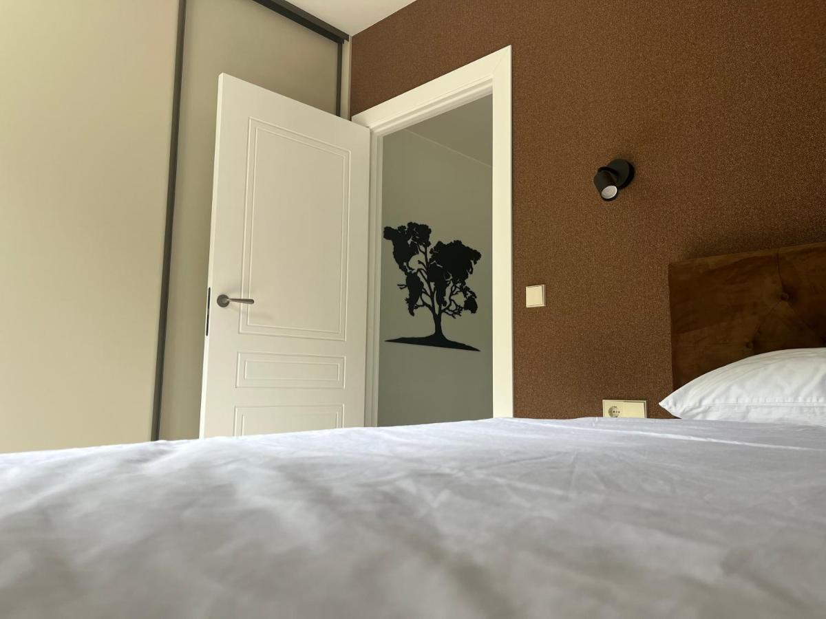 Luxuria Modern Apartments - Self Check-In Шяуляй Екстер'єр фото