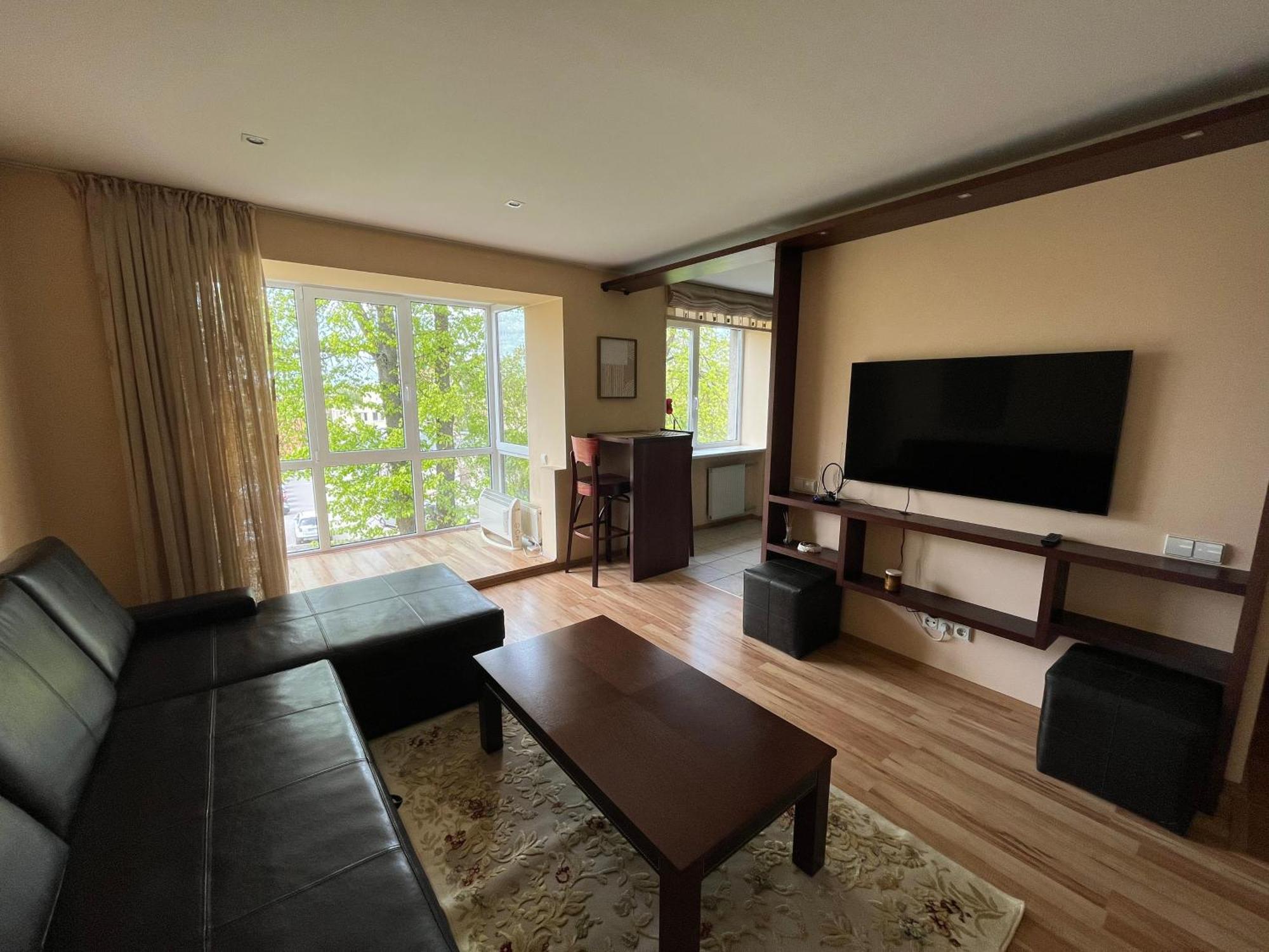 Luxuria Modern Apartments - Self Check-In Шяуляй Екстер'єр фото